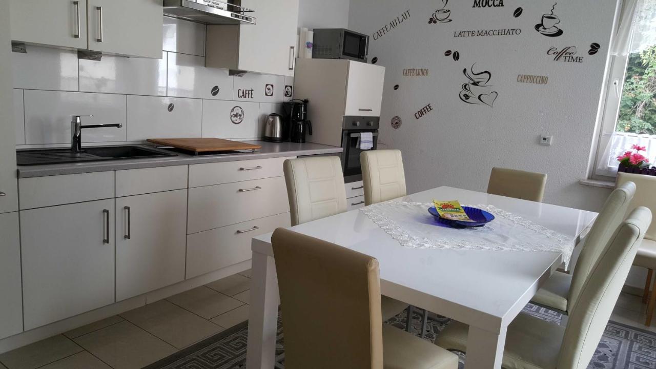 Holiday Apartment Essen Esterno foto
